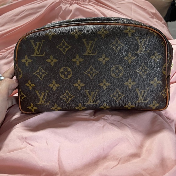 Louis Vuitton, Bags, Louis Vuitton Authentic Large Cosmetic Bag